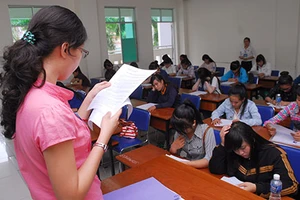 Thi ĐH, CĐ đợt 2: Tăng cường chống gian lận thi cử