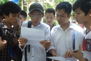 Gần 75% thí sinh đến làm thủ tục dự thi ĐH