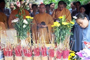 Thăng quân hàm cho các chiến sĩ