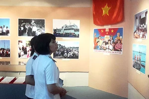 Triển lãm vỏ tàu Việt Nam bị Trung Quốc đâm rách 