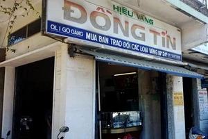 Bắt hai nghi can cướp tiệm vàng