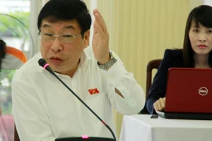 Cần hạn chế quan chức vào Quốc hội, HĐND 