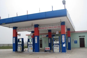 Cây xăng phải có tường bao bằng vật liệu chống cháy