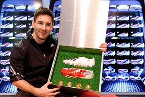 Messi sắp ra tòa vẫn “đắt hàng”