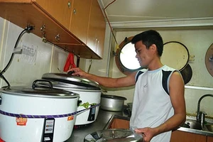 “Siêu đầu bếp” ở Hoàng Sa