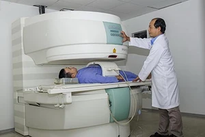 Đầu tư y tế tư không như “mì ăn liền”