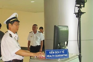 TP.HCM phòng, chống dịch Ebola: Đo thân nhiệt hành khách 24/24 giờ