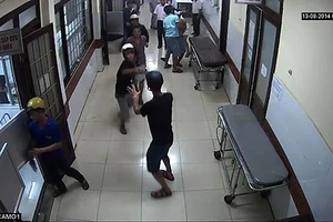 Bắt nhóm giang hồ hỗn chiến trong BV 