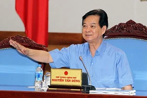 Bỏ cả trăm “giấy phép con”