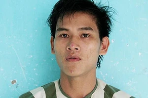 Bắt kẻ hiếp dâm, tống tiền nạn nhân