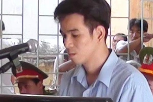 Cướp cùng đường, khống chế bốn nữ sinh viên làm con tin