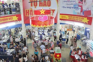 Hàng Thái đổ bộ