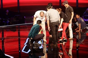 BTC Giọng hát Việt nhí xin lỗi về việc sập sân khấu