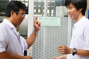 Khi nhân viên y tế cai thuốc lá