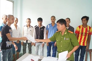 Hai nhóm công nhân hỗn chiến, một người chết