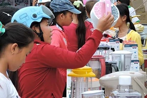 Đảo Lý Sơn: Có điện lưới, hàng điện máy ‘cháy hàng’