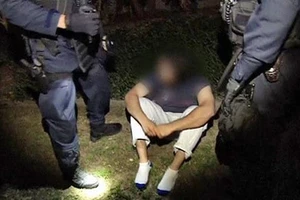 Nhà nước Hồi giáo âm mưu cắt cổ con tin tại Úc