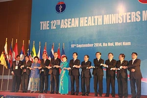 Đảm bảo người dân được tiếp cận dịch vụ y tế chất lượng