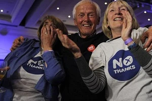 Scotland không tách khỏi vương quốc Anh: Thủ hiến Scotland từ chức 