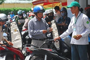 Kêu khó với nghị định xăng dầu mới 