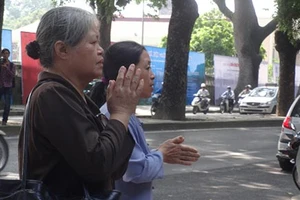 Nhân dân viếng Đại tướng Võ Nguyên Giáp ngày giỗ đầu