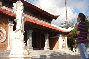 Ngôi chùa có năm tăng sĩ ra Trường Sa 