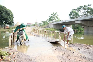 Hễ mưa là bị cô lập 