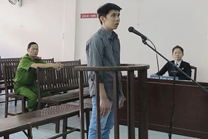 Đảng viên, bí thư đoàn xã đi đón vợ bỗng thành kẻ cướp?