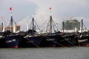 Mưu đồ xây dựng trại cá di động trên biển Đông