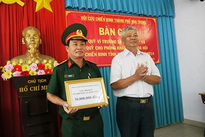 Hội Cựu chiến binh Nha Trang ủng hộ Quỹ Vì Trường Sa thân yêu