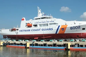 Thêm một tàu cảnh sát biển vươn khơi