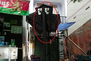 Nhà phố bất ngờ nghiêng, có nguy cơ sụp đổ