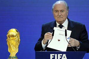 World Cup Qatar ngập trong tai tiếng