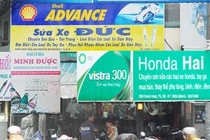 'Cấm' quảng cáo ở mặt tiền của cửa hiệu