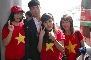 Hãy giúp Công Phượng, giúp U-19