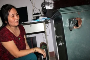 Trộm phá két sắt lấy 13 lượng vàng