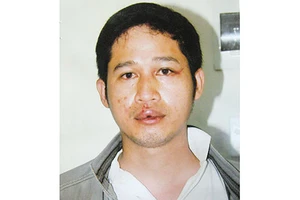 Công an xã bạt tai người dân