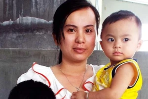 Tích cực trị bệnh cho hai con của chiến sĩ Trường Sa