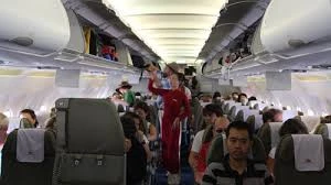 Sáu chuyến bay bị chậm vì một hành khách đau bụng