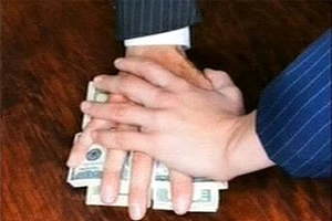 Tham nhũng trong khu vực công - vấn đề nghiêm trọng 