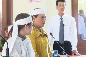 Vụ năm CA đánh chết người ở Phú Yên: CA, tòa, viện đòi ‘xử’ luật sư