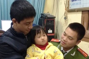 Giải cứu thành công bé gái bị bắt cóc giữa ban ngày ở Hà Nội