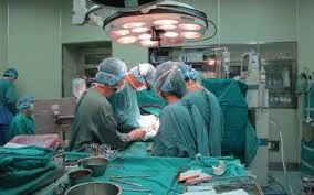 Nối liền động mạch đùi dập nát cho bệnh nhân