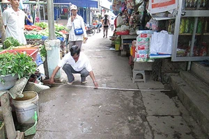 Tiểu thương tố quản lý chợ thu tiền sai 