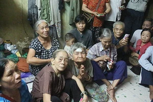 Căn nhà có 38 người bán vé số