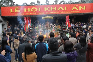 Lễ hội khai ấn đền Trần sớm hơn một ngày