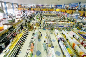 Thêm nhiều siêu thị mở cửa sớm, đóng cửa muộn