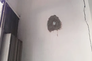 Đóng cừ bằng búa, nhà dân nứt toác