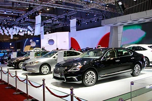 Lệ phí đăng ký mới ô tô tăng năm lần?