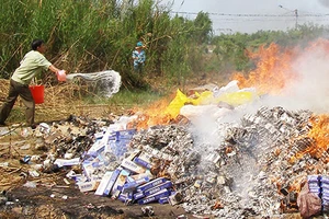 Khói độc thuốc lá lậu gây chết người